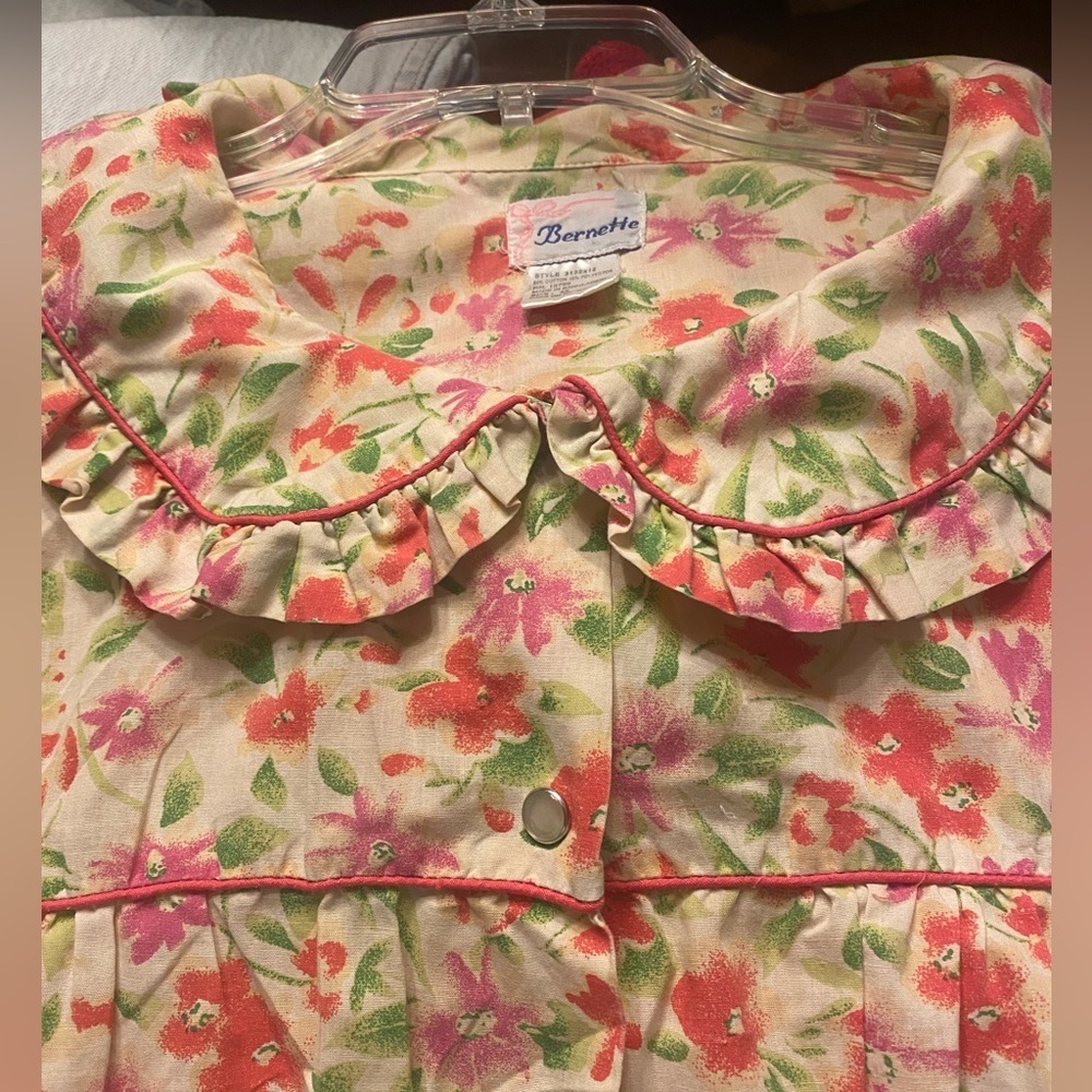 VTG Floral Housecoat with Peter Pan Collar